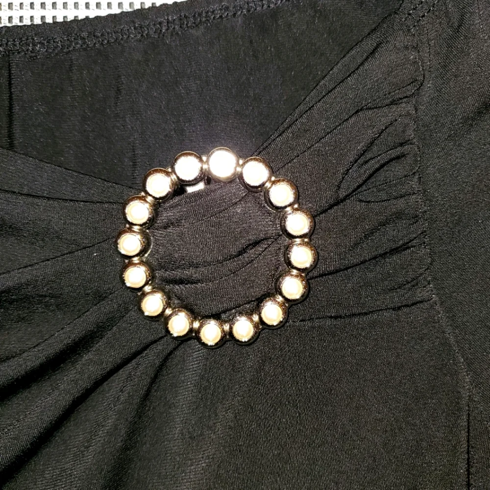 EUC Baranda Cowl Neck Blouse With Brooch - Picture 3 of 5